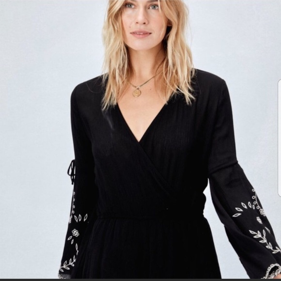 ❤️SOLD OUT❤️Lovestich Black Romper - Picture 4 of 9